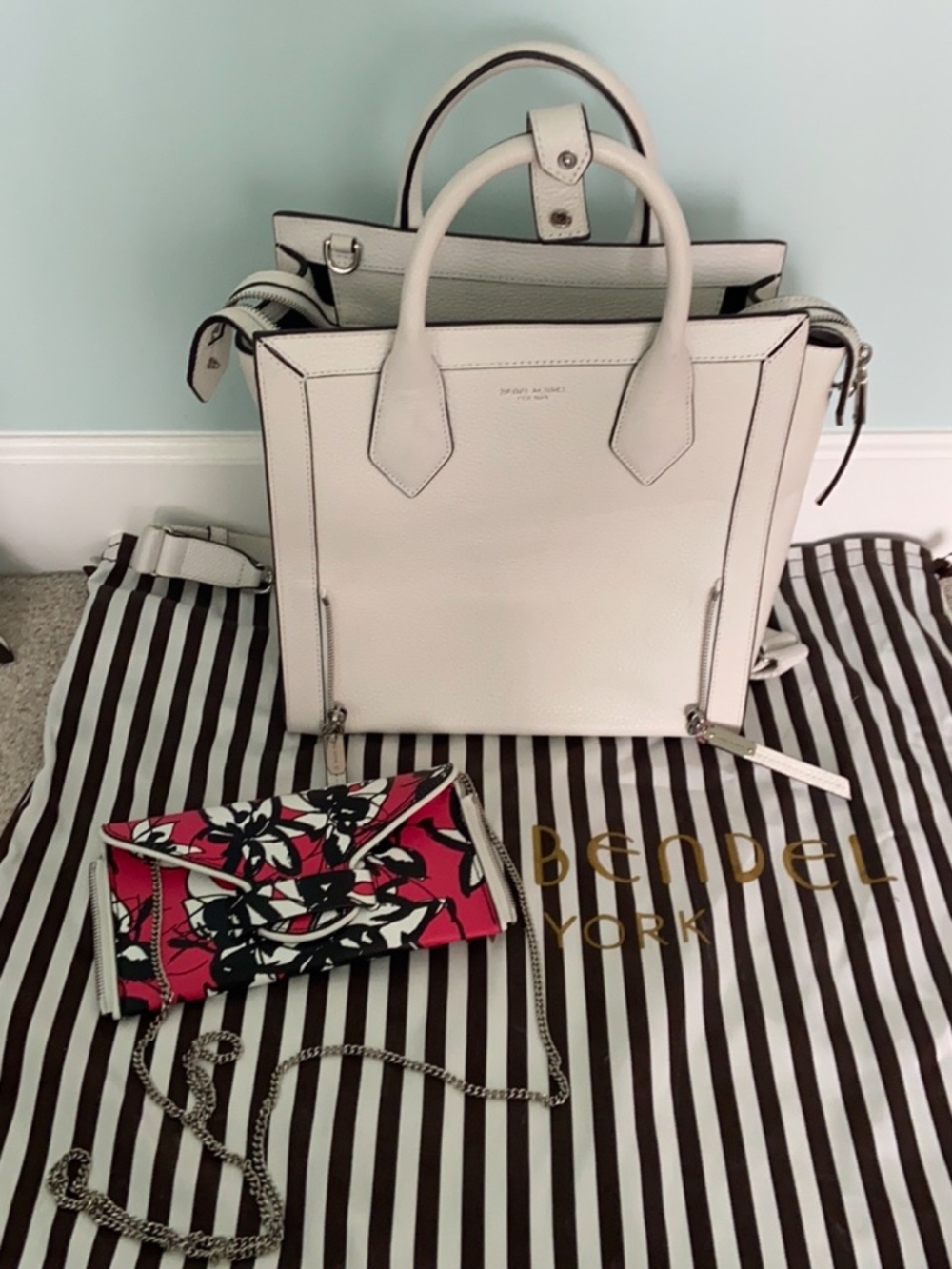Henri Bendel - Picture 2 of 2